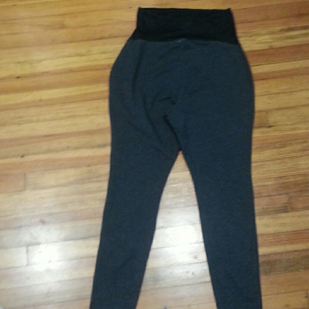 Old Navy Maternity Leggings - Picture 4 of 7